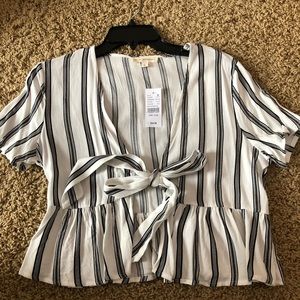 NWT LA Hearts Tie Front Shirt